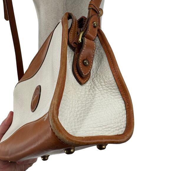 Vintage Dooney and Bourke white and brown leather crossbody bag - Picture 14 of 15